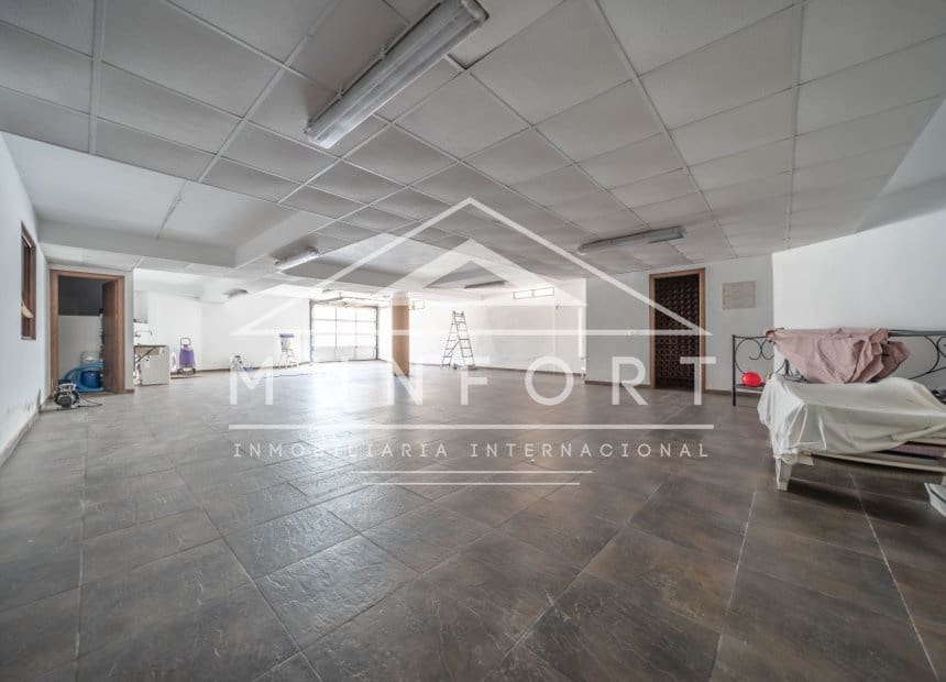 4 soveværelse Villa til salg i La Zenia med swimmingpool garage - € 1.199.000 (Ref: 10093741)