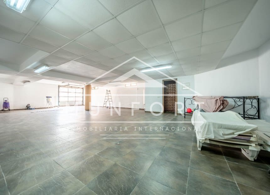 4 soveværelse Villa til salg i La Zenia med swimmingpool garage - € 1.199.000 (Ref: 10093741)