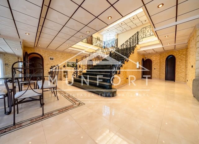 4 soveværelse Villa til salg i La Zenia, Orihuela med swimmingpool garage - € 1.199.000 (Ref: 10093741)