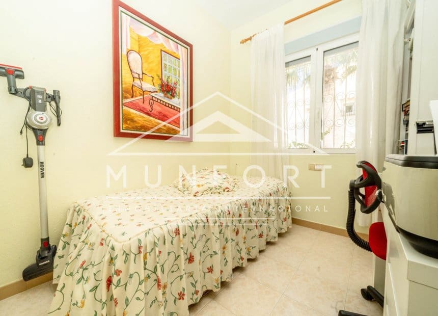 4 soveværelse Villa til salg i Villamartin med swimmingpool garage - € 399.000 (Ref: 10093743)
