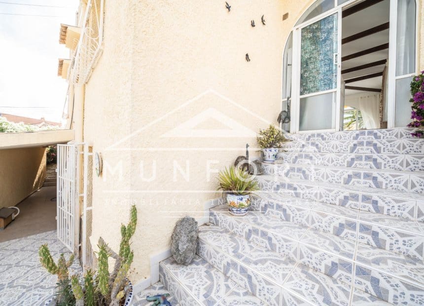 2 bedroom Villa for sale in Orihuela Costa with pool garage - € 450,000 (Ref: 10093744)