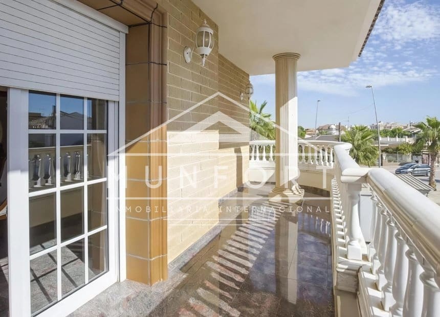 3 sypialnia Willa na sprzedaż w Los Alcazares z garażem - 449 000 € (Ref: 10093745)