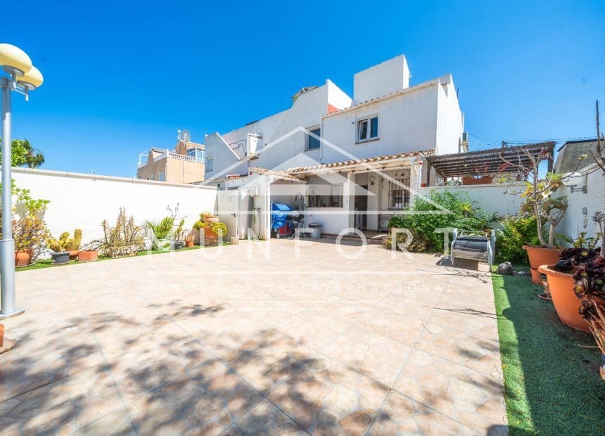 3 chambre Villa/Maison Mitoyenne à vendre à Villamartin - 245 000 € (Ref: 10093747)