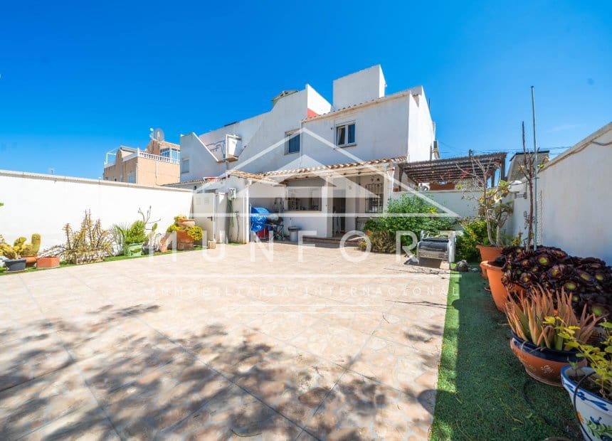 3 chambre Villa/Maison Mitoyenne à vendre à Villamartin - 245 000 € (Ref: 10093747)