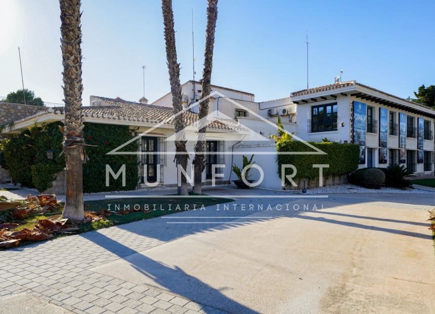 3 chambre Villa/Maison Mitoyenne à vendre à Villamartin - 245 000 € (Ref: 10093747)