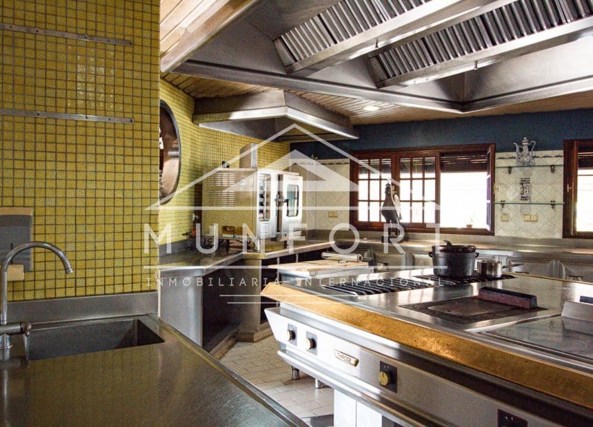 3 slaapkamer Commercieel te koop in Dehesa de Campoamor - € 850.000 (Ref: 10095044)