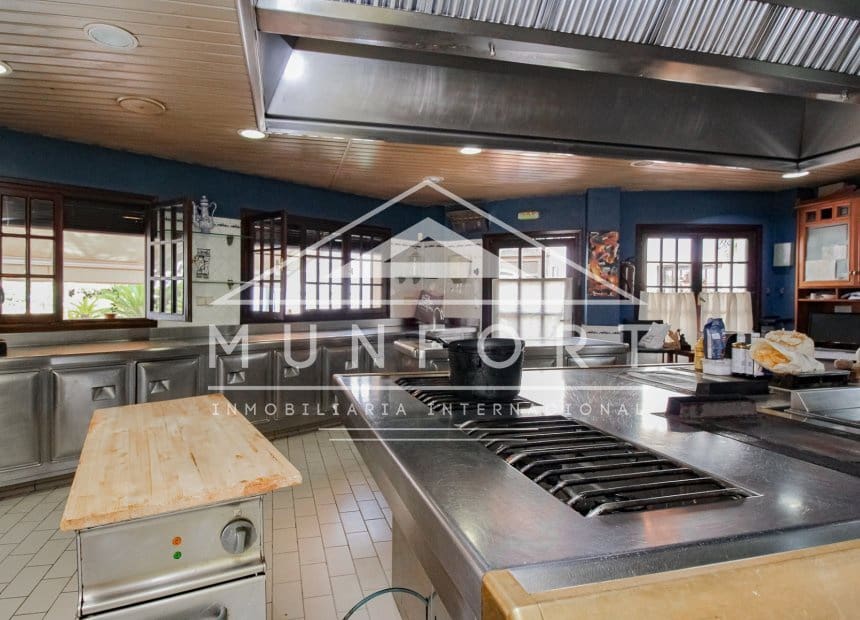 3 slaapkamer Commercieel te koop in Dehesa de Campoamor - € 850.000 (Ref: 10095044)