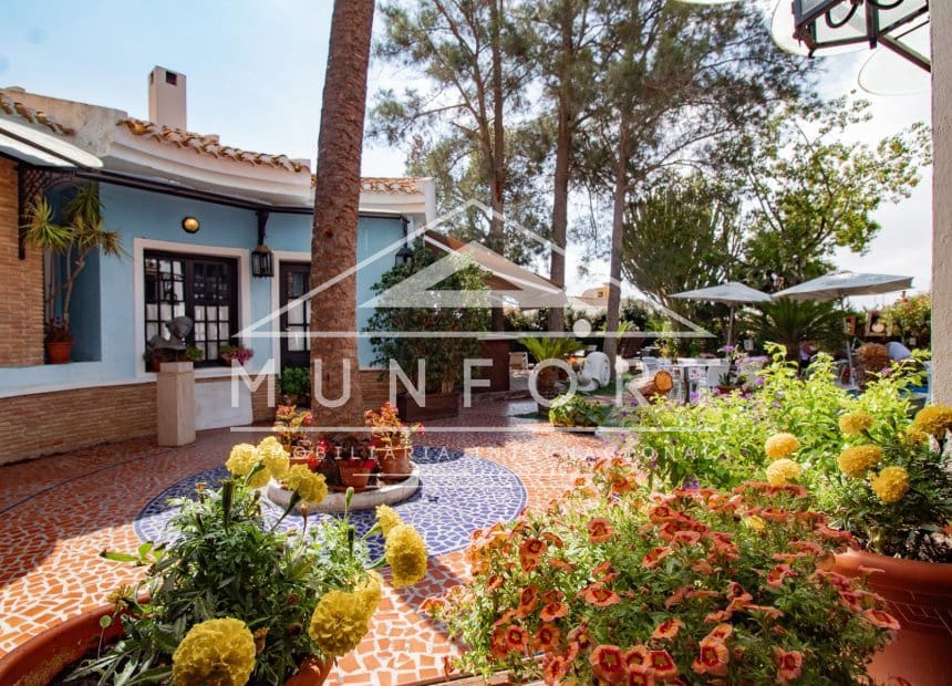 3 slaapkamer Commercieel te koop in Dehesa de Campoamor - € 850.000 (Ref: 10095044)