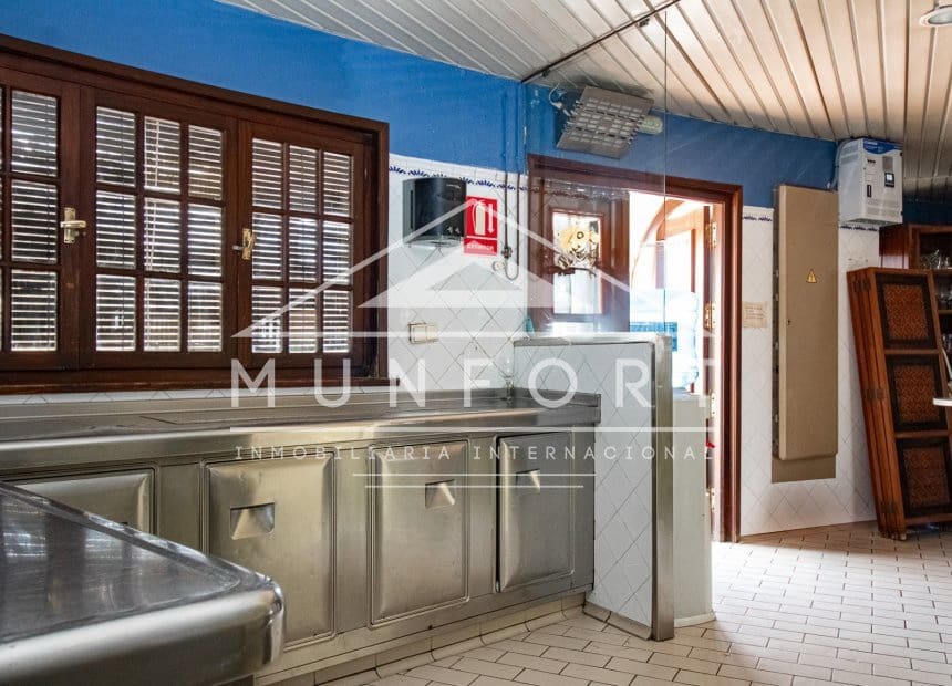 3 slaapkamer Commercieel te koop in Dehesa de Campoamor - € 850.000 (Ref: 10095044)