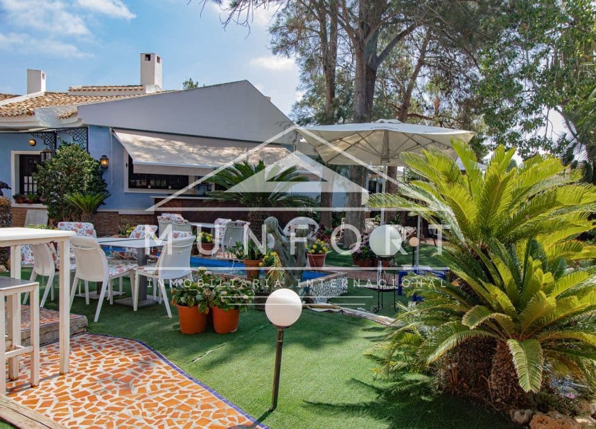 3 slaapkamer Commercieel te koop in Dehesa de Campoamor - € 850.000 (Ref: 10095044)
