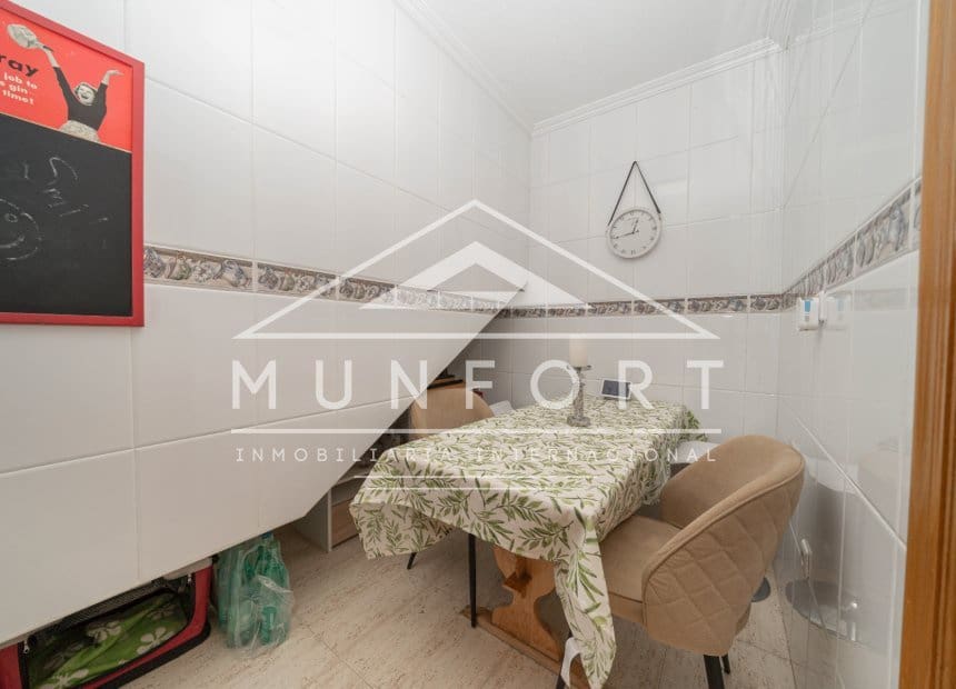 8 soveværelse Rækkehus til salg i Los Cuarteros med garage - € 359.000 (Ref: 10095046)