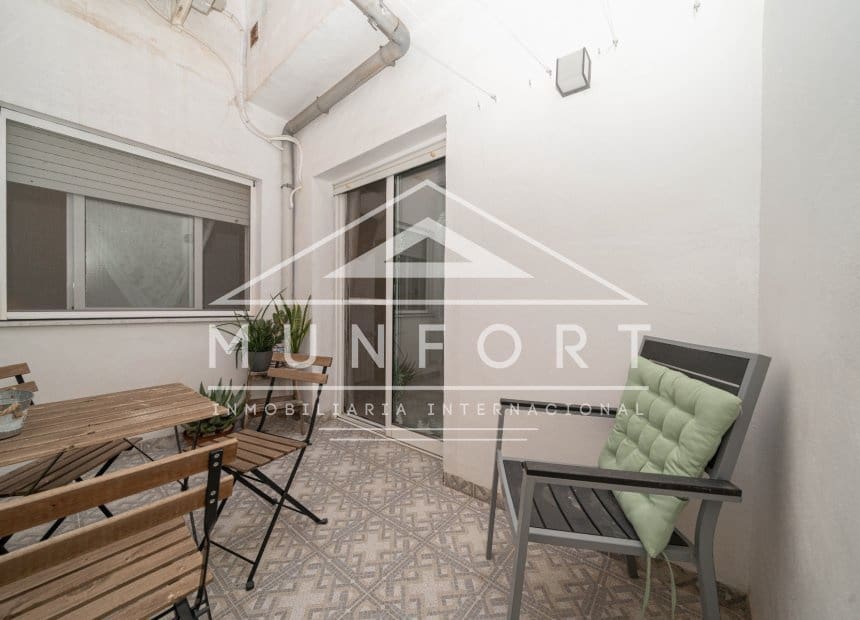 8 soveværelse Rækkehus til salg i Los Cuarteros med garage - € 359.000 (Ref: 10095046)