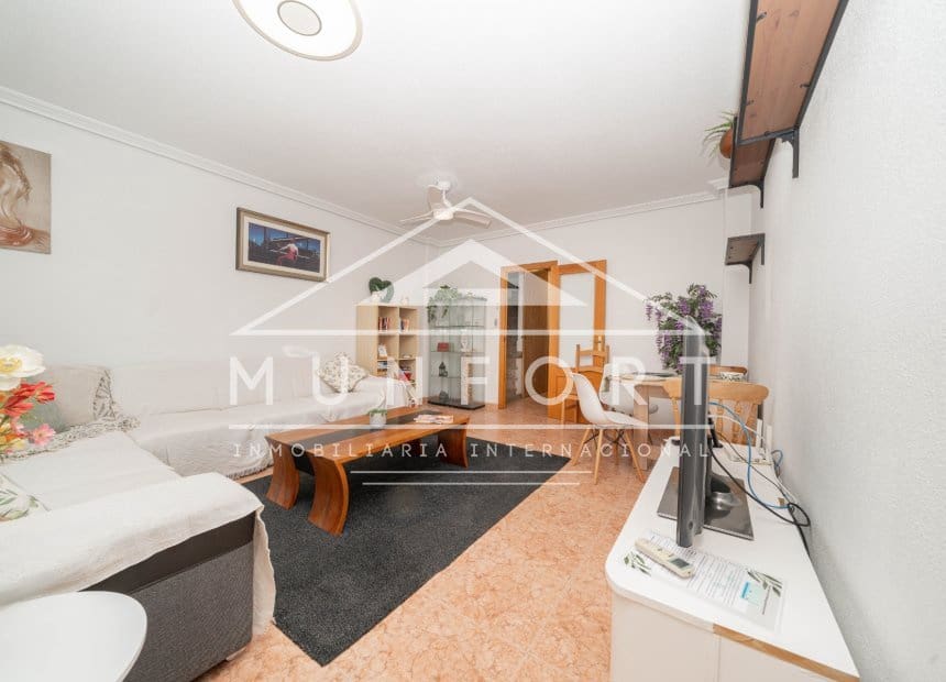 8 soveværelse Rækkehus til salg i Los Cuarteros med garage - € 359.000 (Ref: 10095046)