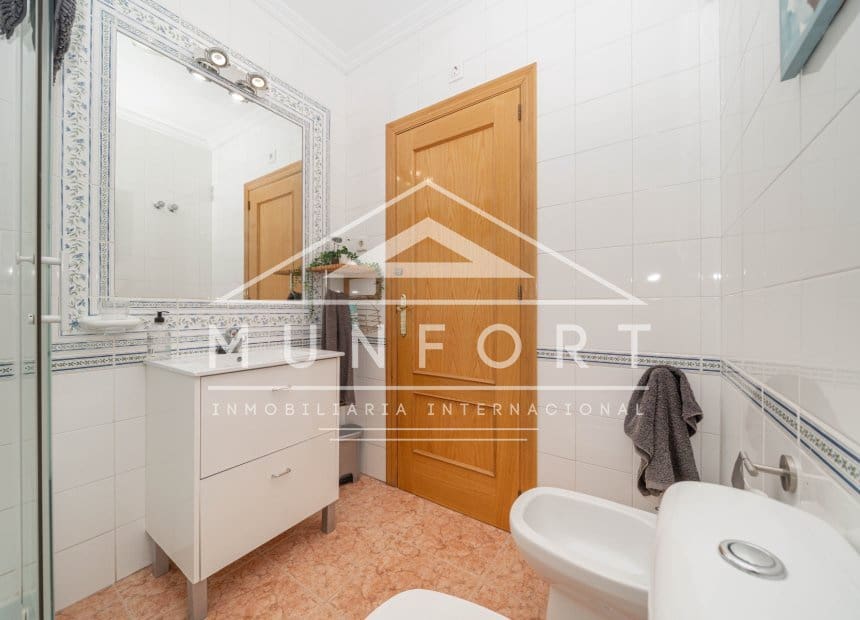 8 soveværelse Rækkehus til salg i Los Cuarteros med garage - € 359.000 (Ref: 10095046)