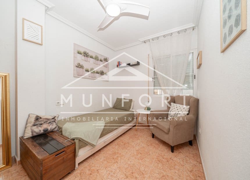 8 soveværelse Rækkehus til salg i Los Cuarteros med garage - € 359.000 (Ref: 10095046)