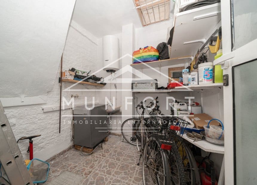 8 soveværelse Rækkehus til salg i Los Cuarteros med garage - € 359.000 (Ref: 10095046)