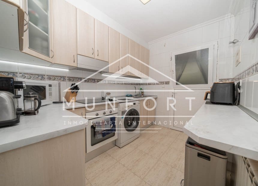 8 soveværelse Rækkehus til salg i Los Cuarteros med garage - € 359.000 (Ref: 10095046)