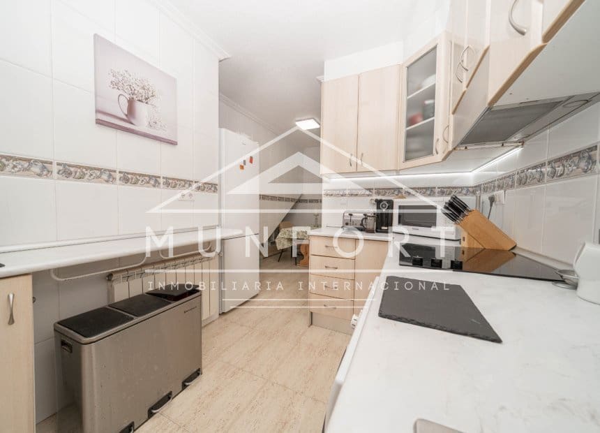 8 soveværelse Rækkehus til salg i Los Cuarteros med garage - € 359.000 (Ref: 10095046)
