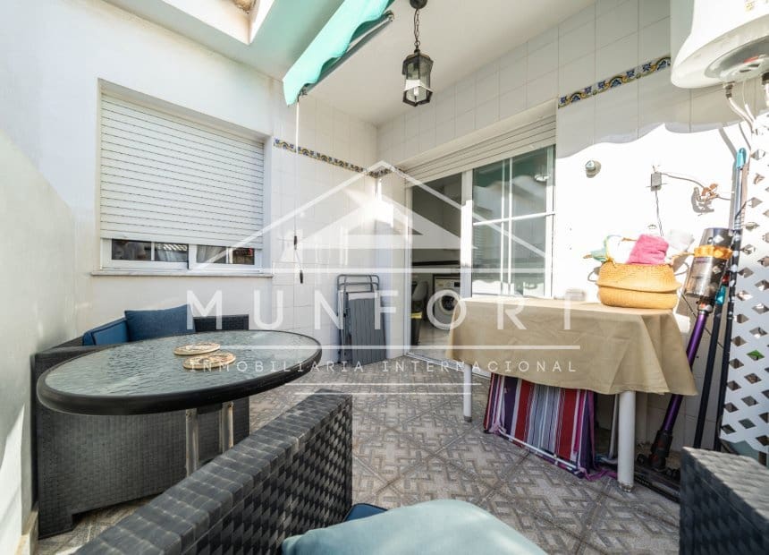 8 soveværelse Rækkehus til salg i Los Cuarteros med garage - € 359.000 (Ref: 10095046)