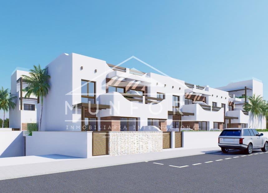 2 bedroom Bungalow for sale in Torre de la Horadada with pool garage - € 339,000 (Ref: 10095722)