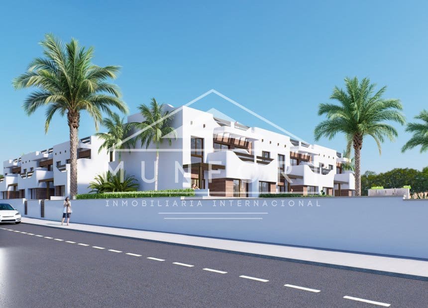 2 bedroom Bungalow for sale in Torre de la Horadada with pool garage - € 339,000 (Ref: 10095722)