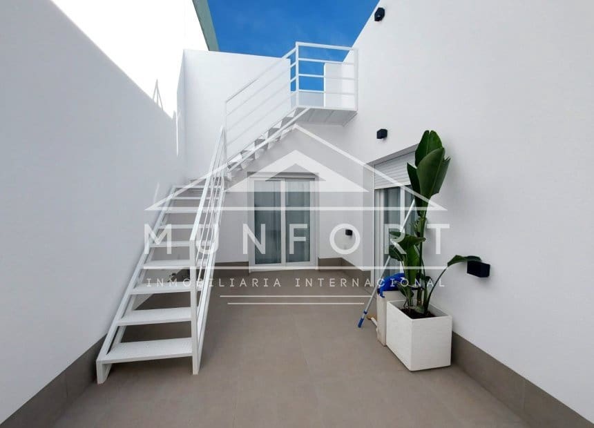 Chalet de 2 habitaciones en Roldan en venta con piscina - 242.500 € (Ref: 10095814)