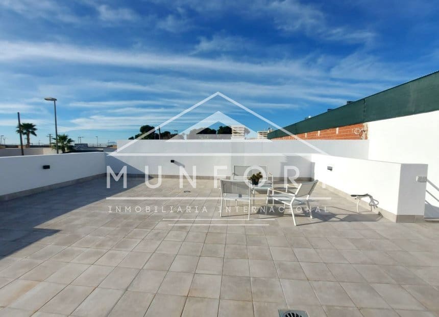 Chalet de 2 habitaciones en Roldan en venta con piscina - 242.500 € (Ref: 10095814)