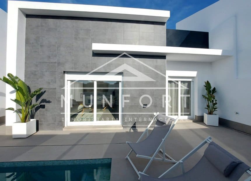 Chalet de 2 habitaciones en Roldan en venta con piscina - 242.500 € (Ref: 10095814)