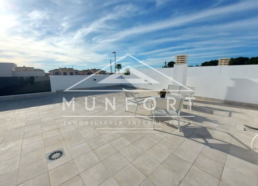 Chalet de 2 habitaciones en Roldan en venta con piscina - 242.500 € (Ref: 10095814)