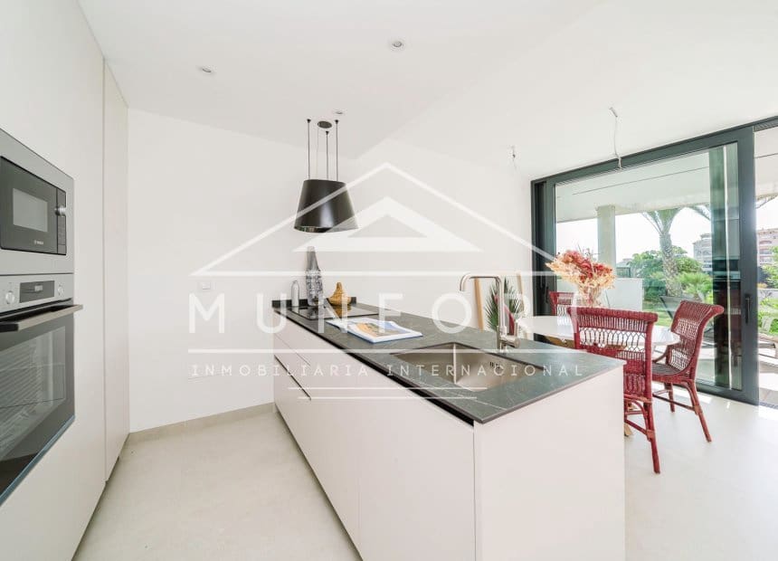 2 soveværelse Lejlighed til salg i Mar de Cristal med swimmingpool garage - € 325.000 (Ref: 10095816)