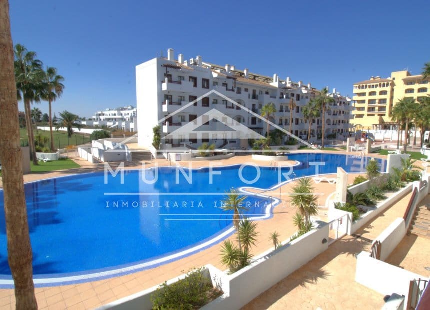 2 soveværelse Lejlighed til salg i Los Alcazares med swimmingpool garage - € 219.900 (Ref: 10099486)