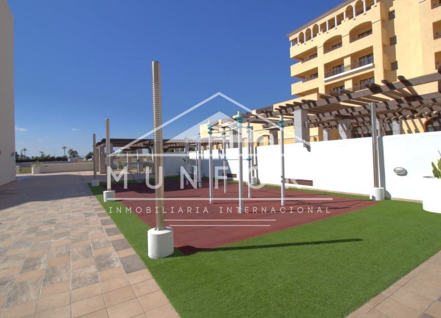 2 soveværelse Lejlighed til salg i Los Alcazares med swimmingpool garage - € 219.900 (Ref: 10099486)
