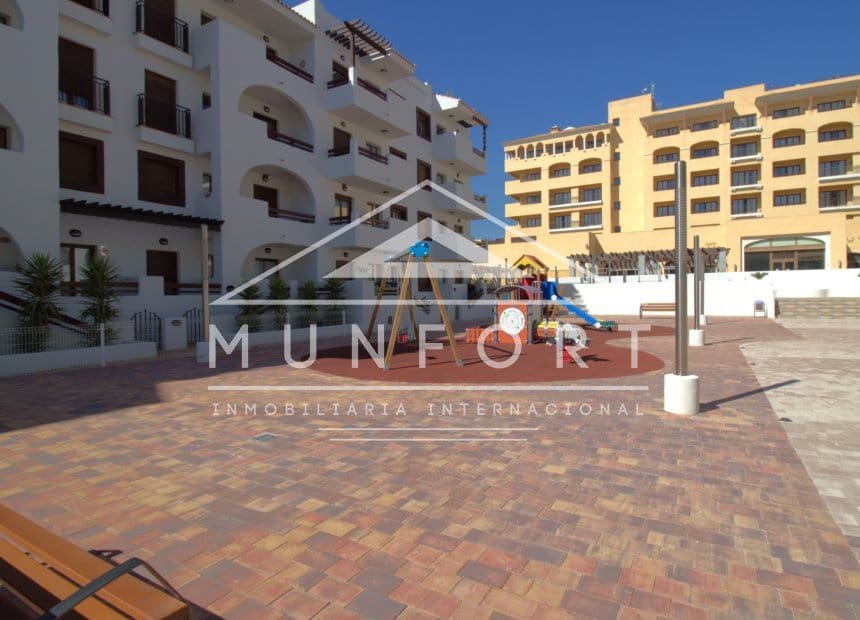 2 soveværelse Lejlighed til salg i Los Alcazares med swimmingpool garage - € 219.900 (Ref: 10099486)