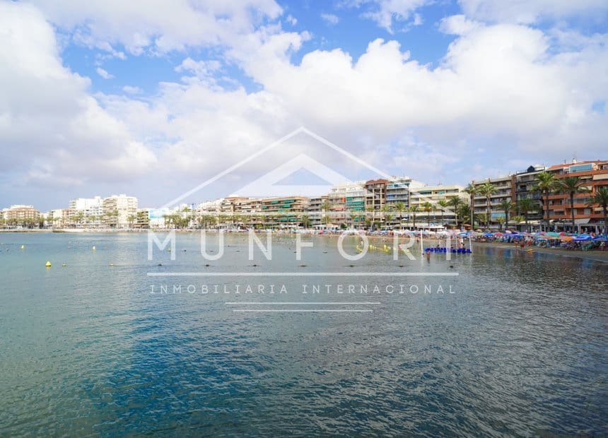 2 soverom Leilighet til leie i Torrevieja - € 850 (Ref: 10100549)