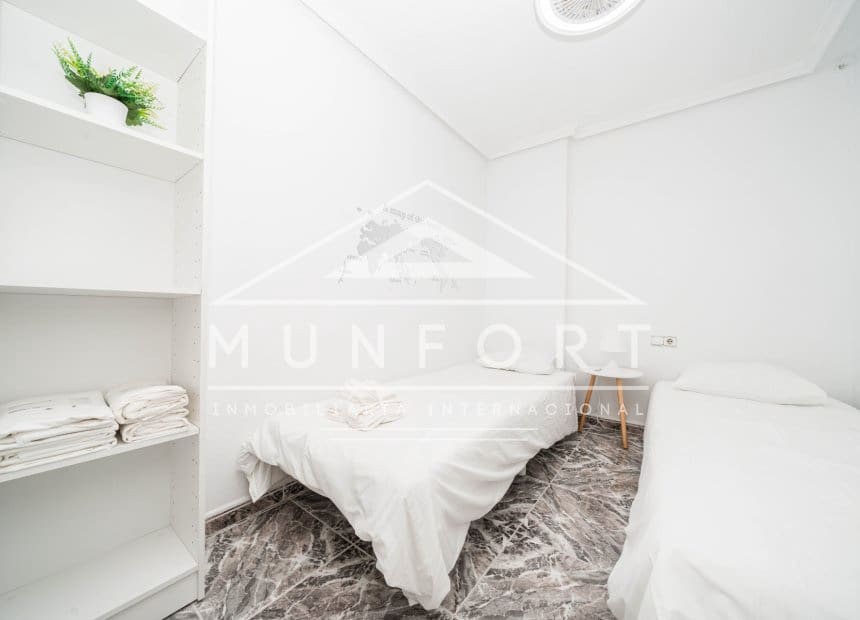 2 soverom Leilighet til leie i Torrevieja - € 850 (Ref: 10100549)