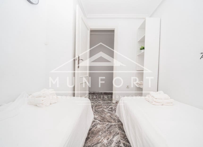 2 soverom Leilighet til leie i Torrevieja - € 850 (Ref: 10100549)