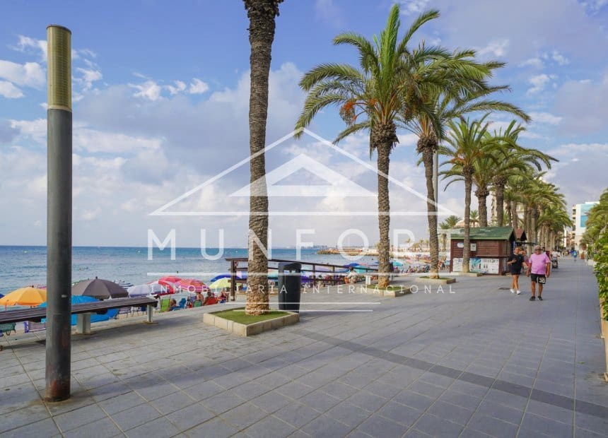 2 soverom Leilighet til leie i Torrevieja - € 850 (Ref: 10100549)