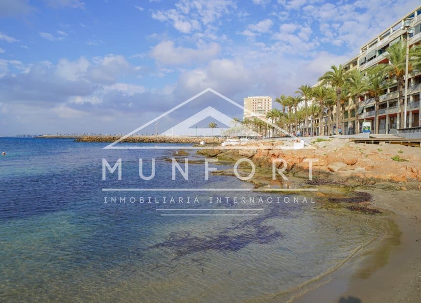 2 soverom Leilighet til leie i Torrevieja - € 850 (Ref: 10100549)
