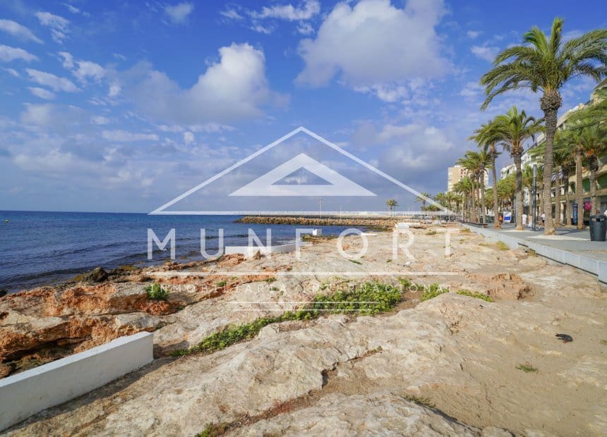2 soverom Leilighet til leie i Torrevieja - € 850 (Ref: 10100549)