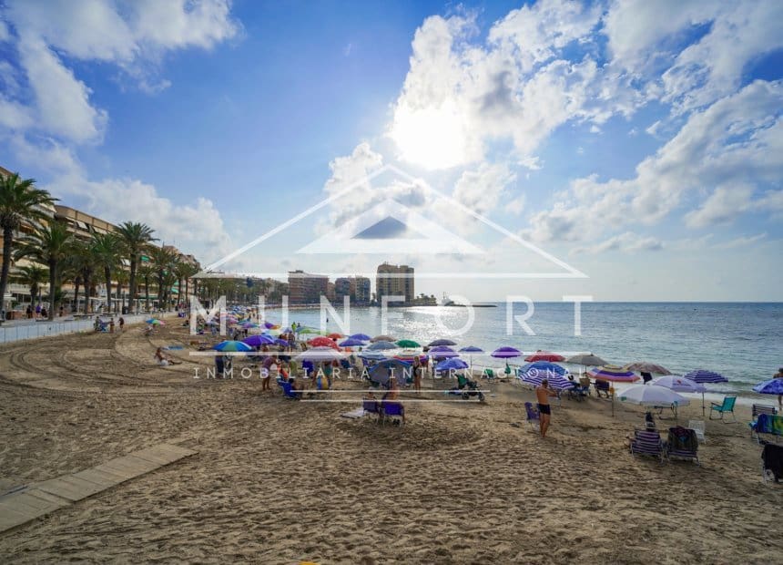 2 soverom Leilighet til leie i Torrevieja - € 850 (Ref: 10100549)