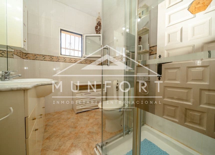 Chalet de 2 habitaciones en Orihuela Costa en venta con piscina garaje - 380.000 € (Ref: 10100550)