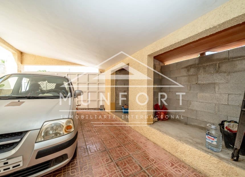 Chalet de 2 habitaciones en Orihuela Costa en venta con piscina garaje - 380.000 € (Ref: 10100550)