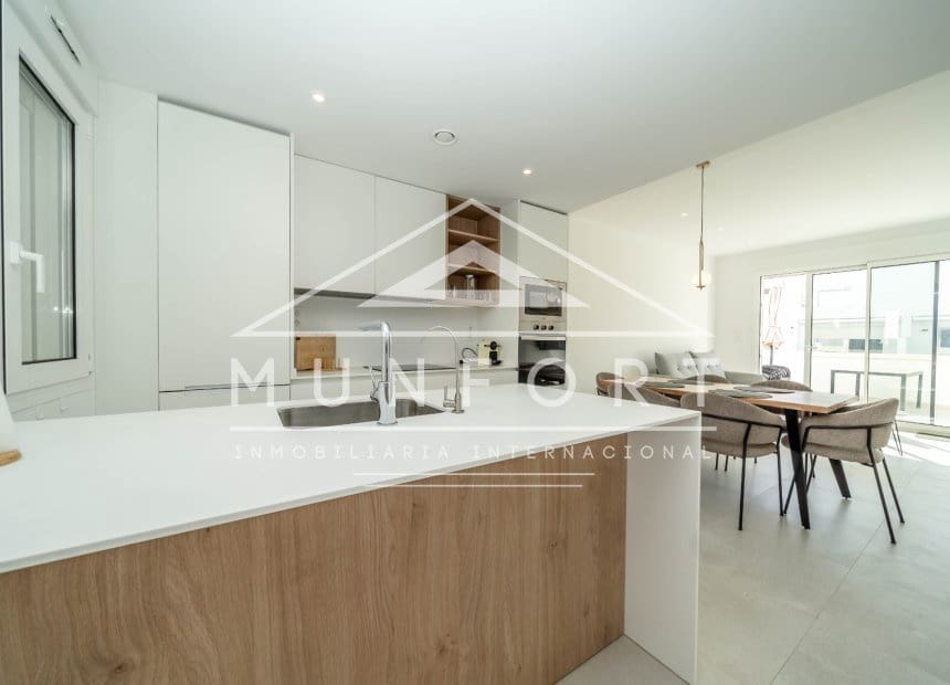 2 makuuhuone Bungalow myytävänä paikassa Pilar de la Horadada mukana uima-altaan 
autotalli - 249 000 € (Ref: 10101198)
