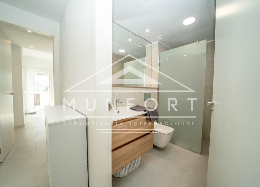 2 makuuhuone Bungalow myytävänä paikassa Pilar de la Horadada mukana uima-altaan 
autotalli - 249 000 € (Ref: 10101198)