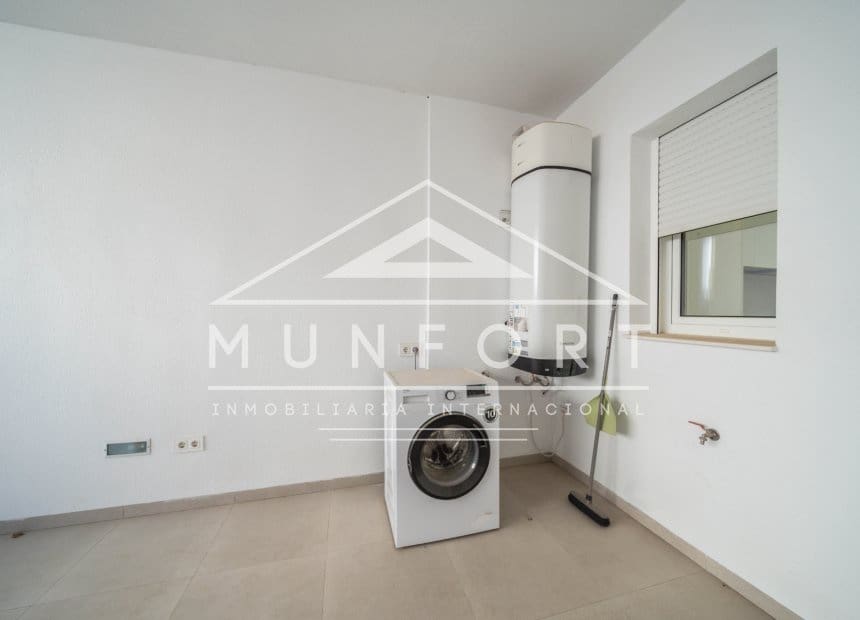 2 makuuhuone Bungalow myytävänä paikassa Pilar de la Horadada mukana uima-altaan 
autotalli - 249 000 € (Ref: 10101198)