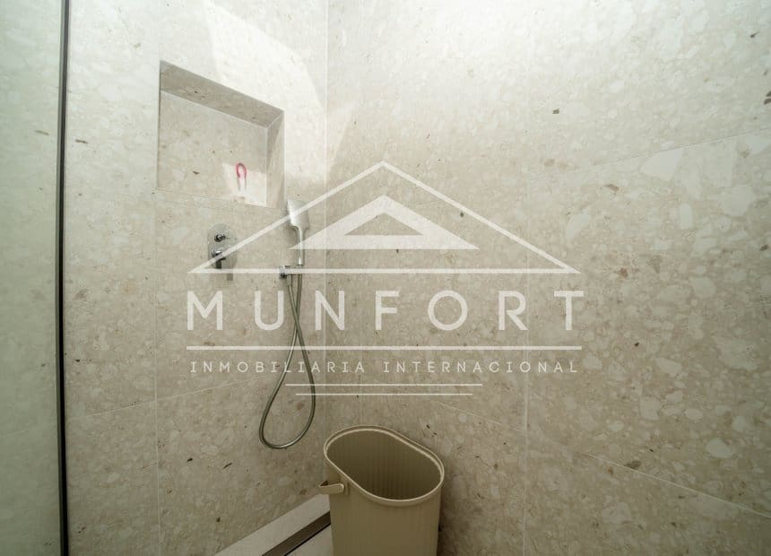 2 makuuhuone Bungalow myytävänä paikassa Pilar de la Horadada mukana uima-altaan 
autotalli - 249 000 € (Ref: 10101198)