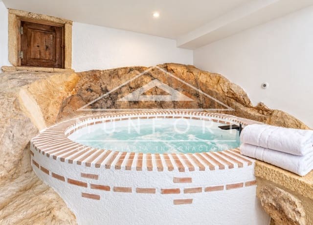 1 bedroom Villa for rent in Albacete city with pool - € 150 (Ref: 10106478)