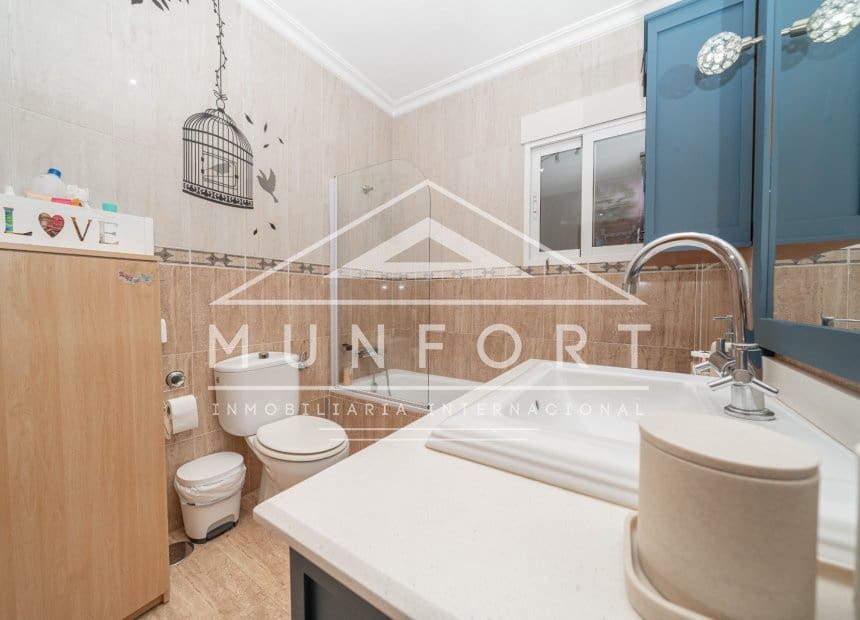 3 makuuhuone Rivitalo myytävänä paikassa Roldan mukana 
autotalli - 259 000 € (Ref: 10116030)