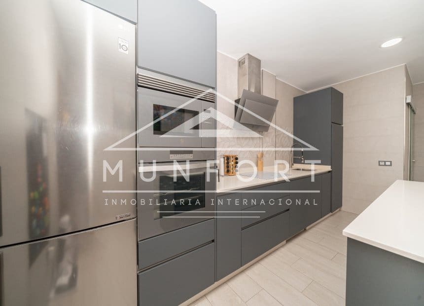3 makuuhuone Rivitalo myytävänä paikassa Roldan mukana 
autotalli - 259 000 € (Ref: 10116030)