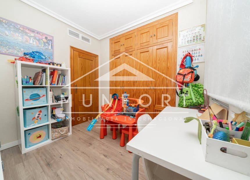 3 makuuhuone Rivitalo myytävänä paikassa Roldan mukana 
autotalli - 259 000 € (Ref: 10116030)